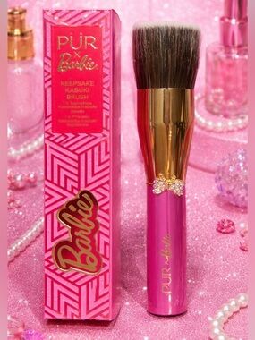 PÜR X Barbie 
Signature Keepsake Kabuki Brush